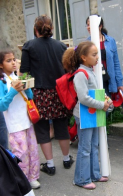 beaucoup d'anxi�t� au moment du d�part. Comment en effet ranger tout �a dans le car?